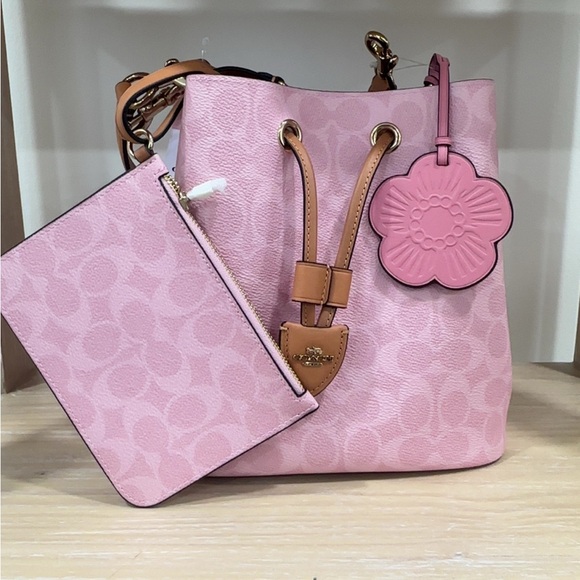 Coach Handbags - NWT Coach Powder Pink Rowan Bucket Bag 🌸